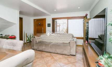 Casa com 5 quartos para alugar na Rua Doutor Mário Totta, 2114, Tristeza, Porto Alegre, 343 m2 por R$ 7.700