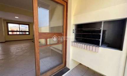 Casa em condomínio fechado com 3 quartos para alugar na Avenida Eduardo Prado, 1954, Cavalhada, Porto Alegre, 193 m2 por R$ 3.800