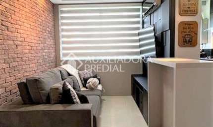 Apartamento com 2 quartos para alugar na Avenida Juca Batista, 250, Cavalhada, Porto Alegre, 47 m2 por R$ 2.500