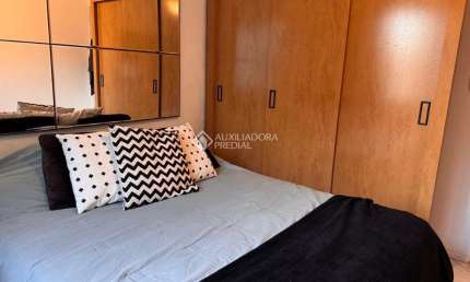 Apartamento com 1 quarto para alugar na Rua Vinte e Quatro de Maio, 189, Centro Histórico, Porto Alegre, 76 m2 por R$ 2.500