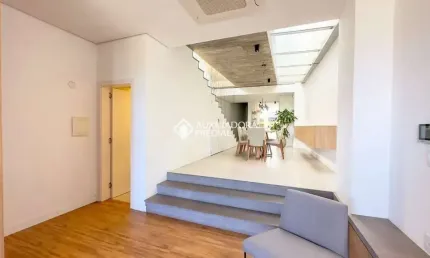 Casa com 3 quartos para alugar na Rua Moema, 513, Chácara das Pedras, Porto Alegre, 350 m2 por R$ 12.500