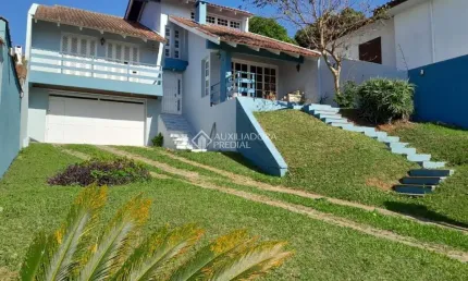 Casa em condomínio fechado com 3 quartos para alugar na rua padre joão batista reus, 2071, vila conceição, porto alegre, 240 m2 por r$ 4.600