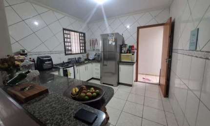 Casa com 3 quartos à venda na Rua José Pereira da Costa, 642 B, Vila Marumby, Maringá