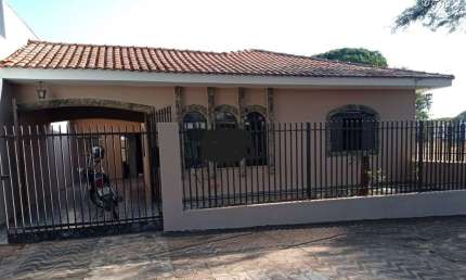 Casa comercial com 8 salas à venda na Rua Vereador Nelson Abrão, 1757, Zona 05, Maringá