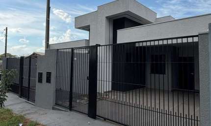 Casa com 3 quartos à venda na Rua Pioneiro Geraldo José Jorge, Parque Hortência, Maringá, 96 m2 por R$ 400.000