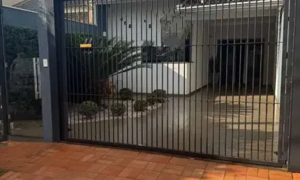 Casa com 3 quartos à venda na Rua Ivaldo Borges Horta, Jardim Licce, Maringá