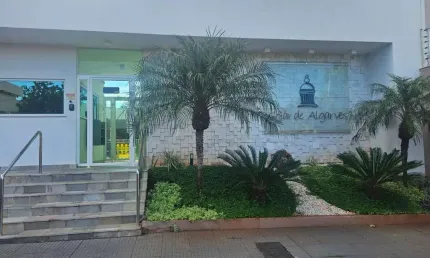 Apartamento à venda no Condomínio Solar dos Algarves, completo.
