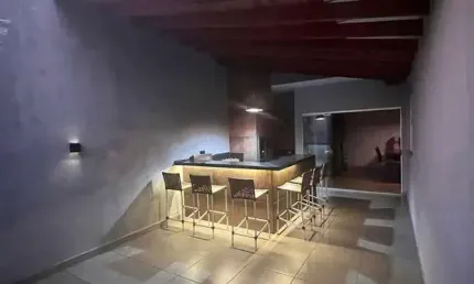 Casa Ampla e Mobiliada no Jardim América  Oportunidade Única!