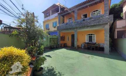Casa triplex à venda de 3 suítes, 223m² por R$590mil - Taquara - Jacarepaguá - Rio de Janeiro / RJ