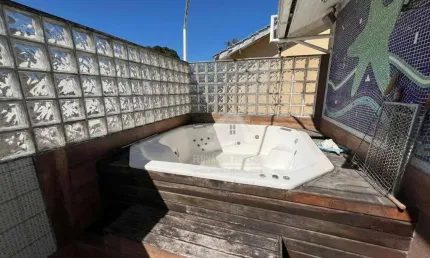 Casa triplex de 5 quartos para alugar, 280m² por r$4.500/mès no recreio dos bandeirantes - rio de janeiro/rj.