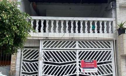 Oportunidade Imperdível! 3 Casas à Venda no Mesmo Quintal! Você está em busca de um novo lar ou um investimento? Temos a solução perfeita para você!