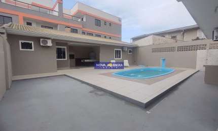 Residencia com piscina - acomodação 20 pessoas - proximado mar