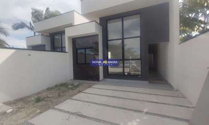 Residência com piscina e prox do mar (Passível para financiamento)