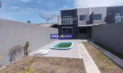 Sobrado com piscina  03 dormitórios e espaço de terreno