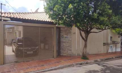Casa para Venda em Campo Grande, Conjunto José Abrão, 3 dormitórios, 1 suíte, 2 banheiros