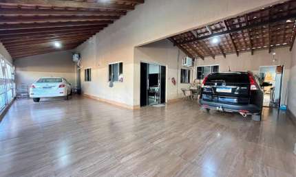Casa para Venda em Campo Grande, Coophamat, 4 dormitórios, 2 suítes, 4 banheiros, 4 vagas