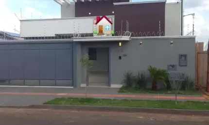 Casa para Venda em Campo Grande, Vila Carlota, 4 dormitórios, 3 suítes, 4 banheiros, 3 vagas