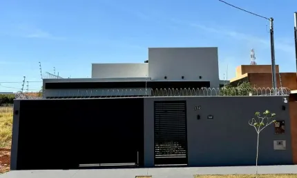Casa para Venda em Campo Grande, Vila Nasser, 3 dormitórios, 1 suíte, 2 banheiros, 2 vagas