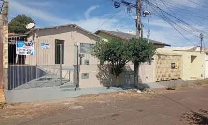 Casa para Venda em Campo Grande, Conjunto Residencial Estrela do Sul, 3 dormitórios, 1 suíte, 2 banheiros, 3 vagas