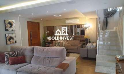 Casa semi mobiliada com 4 dormitórios, sendo 1 suíte master e acabamento em alto padrão no Souza Cruz, Brusque!