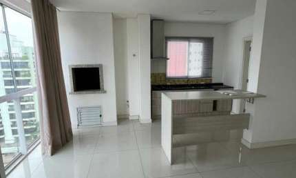 Apartamento com 4 suítes, no centro da cidade com laser completo e 2 vagas de garagem.