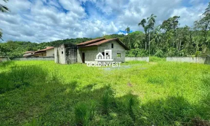 Terreno com mais de 1.000 m² com casa inacabada de 3 quartos no bairro São Pedro em Guabiruba