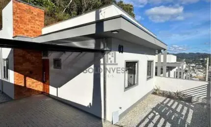 Casa com 3 quartos (1 suíte) no centro de Guabiruba