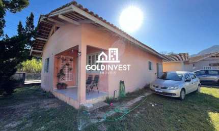 Casa solta com 3 quartos, localizada no bairro Lorena na Guabiruba