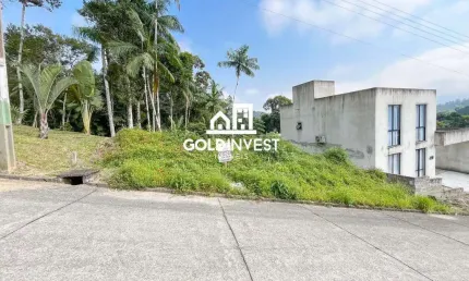 Terreno com 412m² com frente e fundos de área verde, em excelente loteamento no bairro São Pedro.