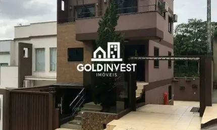Triplex com 3 quartos, sendo 2 suítes no bairro São Luiz.