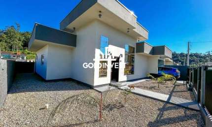 Casa com 3 quartos (sendo uma suite e uma demi) em um condominio na Guabiruba