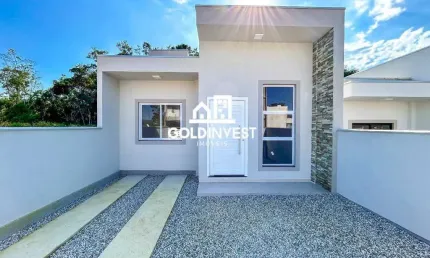 Casa nova com passagem lateral Bairro Primeiro de Maio