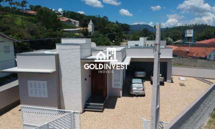 Casa com 2 quartos (1 com closet) com amplo terreno próximo ao hospital no bairro Dom Joaquim