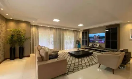 Casa alto padrão próximo ao Centro (aceita permuta)