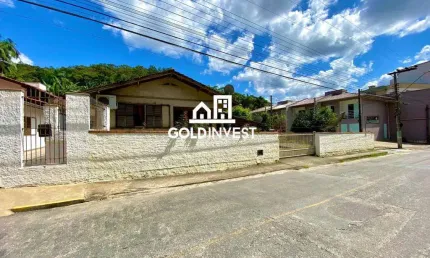 Terreno no Bairro 1º de Maio com 480 m² plano todo cercado a 6,8 km do Centro de Brusque