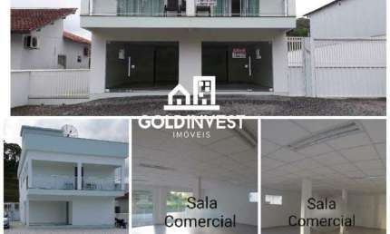 Imóvel disponível para venda, bem localizado no centro de Guabiruba, com rua pavimentada na frente e no fundo do terreno mais sala comercial .