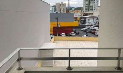 Apartamento com 2 quartos sendo 1 Suíte no centro da cidade de Brusque