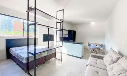 Flat semi mobiliado e equipado no bairro São Pedro!