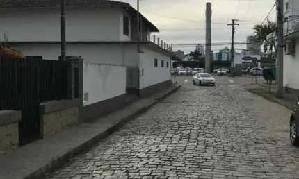Casa à venda, 2 quartos, 2 vagas, Centro II - Brusque/SC