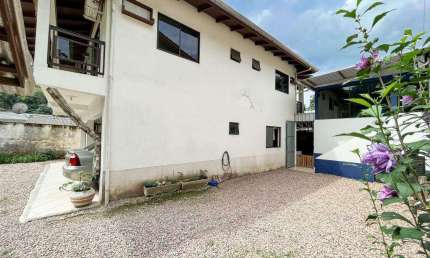Casa à venda, 2 quartos, 1 suíte, 4 vagas, Bateas - Brusque/SC