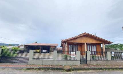 Casa mista no bairro São Pedro em Guabiruba próximo do centro de Brusque