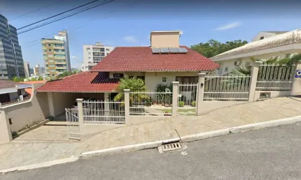 Casa à venda, 4 quartos, 2 suítes, 2 vagas, São Luiz - Brusque/SC