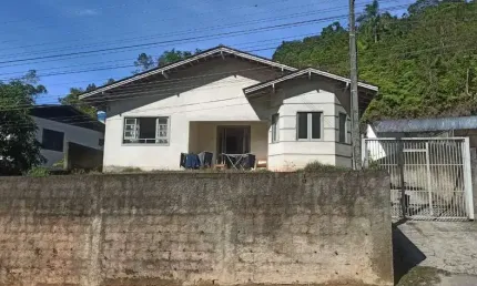 Casa à venda, 3 quartos, 3 vagas, Bateas - Brusque/SC