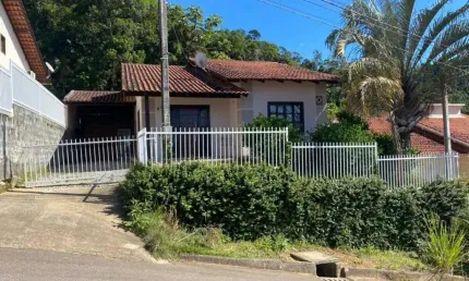 Casa com 3 quartos sendo 1 suíte o bairro Rio Branco (Aceita financiamento)
