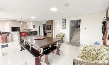 Casa à venda, 2 quartos, 1 suíte, 3 vagas, Centro - Brusque/SC