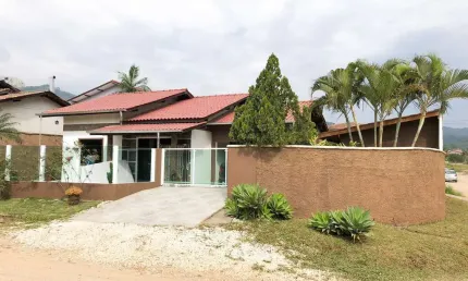 Casa à venda, 2 quartos, 2 vagas, cedro alto - brusque/sc