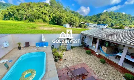 Casa no Guarani com 240 m² 3 quartos, 3 vagas garagem, piscina, salão de festas, academia a 5 minutos do Centro de Brusque (pode ser financiada)
