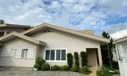 Casa à venda, 4 quartos, 2 suítes, 2 vagas, Azambuja - Brusque/SC