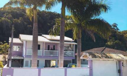 Casa com 3 quartos sendo 1 suite para venda em Brusque.