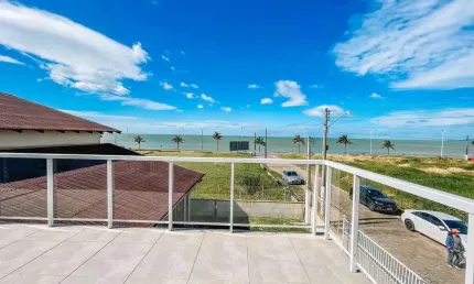 Casa duplex com 3 quartos, (1 Suíte ampla) 4 vagas de garagem
